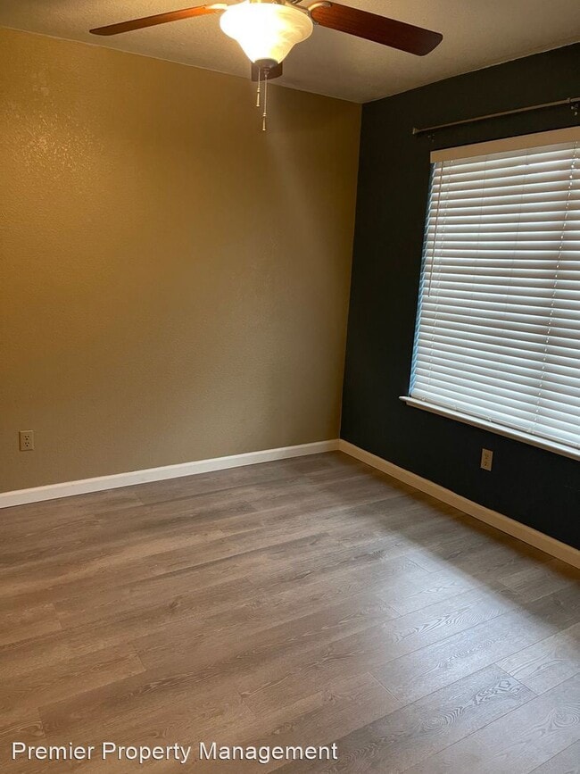 Building Photo - 3 br, 2 bath House - 1300 Buttercup Ct.