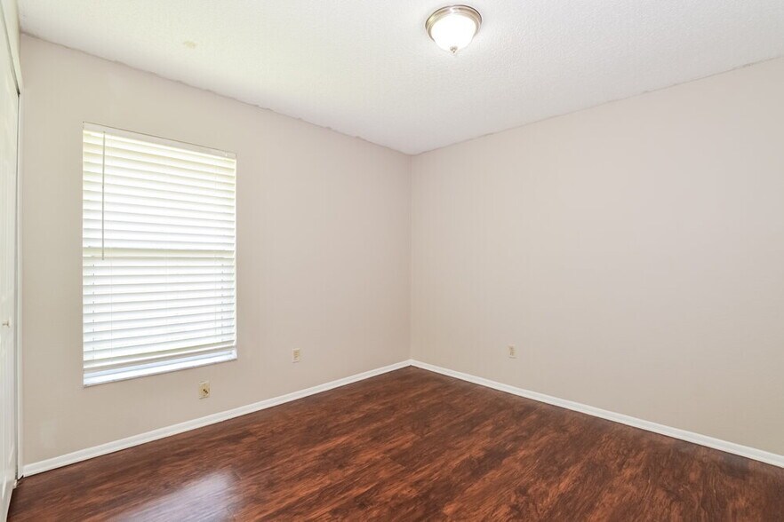 Building Photo - 1176 Countrywind Dr