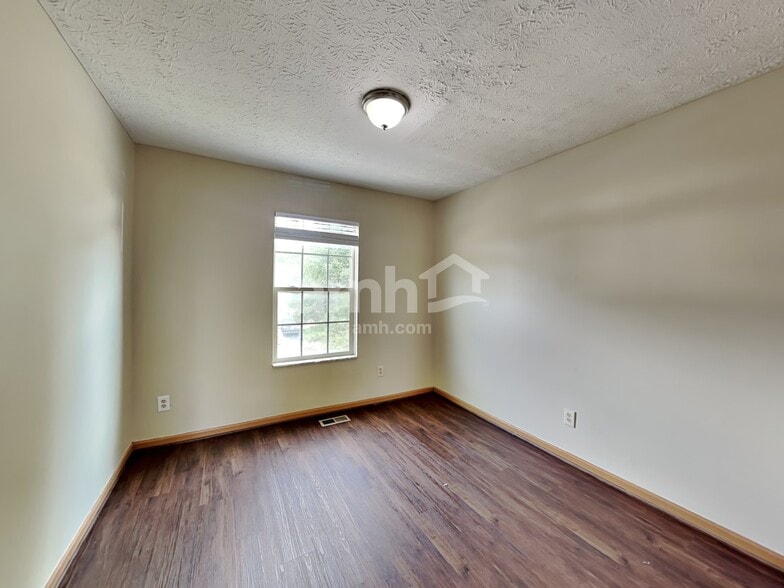 Building Photo - 5448 Longworth Dr
