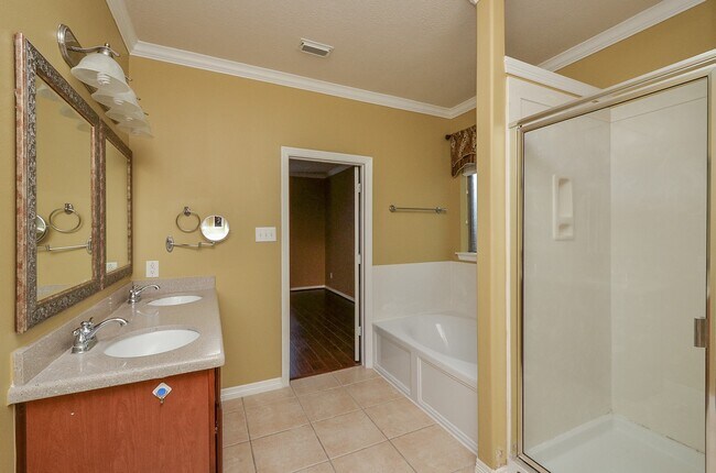 Building Photo - 4019 Jade Cove Ln