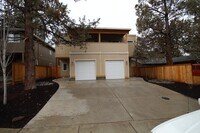 Building Photo - dou499