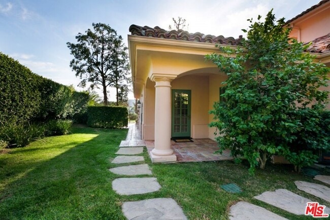 Building Photo - 1450 Cuesta Linda Dr