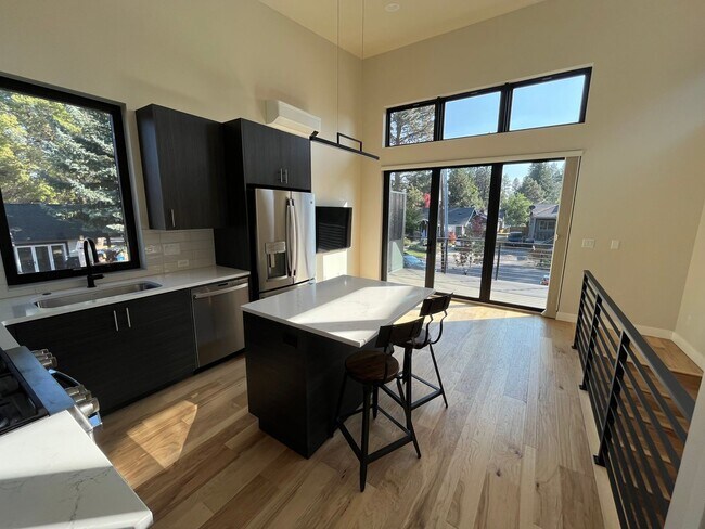 Primary Photo - Modern 2 Bed, 2 Bath Just West of Century