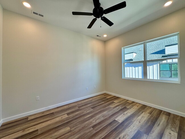 Building Photo - 1857 Zeta Way