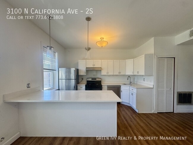 Building Photo - 3100 N California Ave