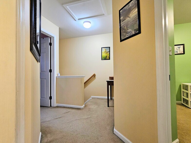 Building Photo - 71 Laurel Dr