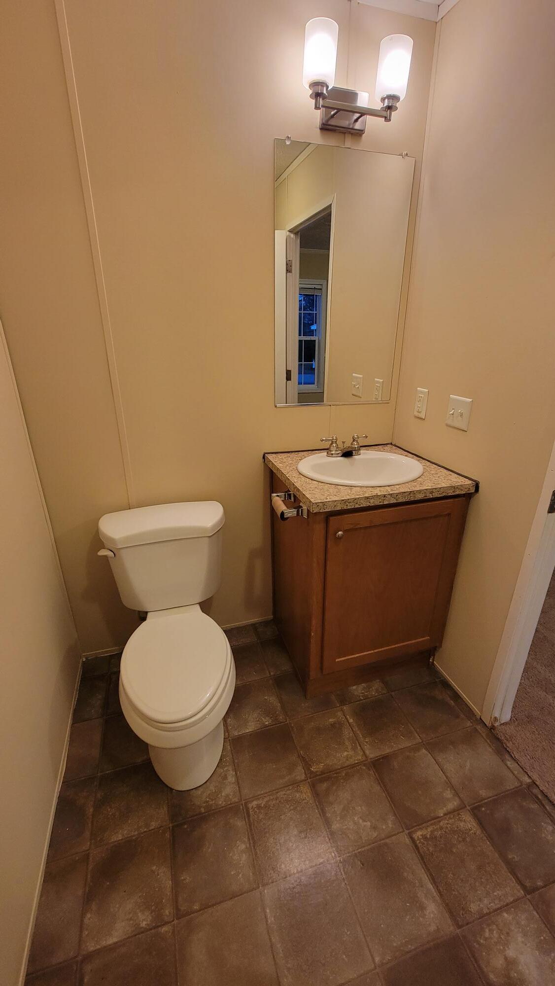 Building Photo - 84 W Sourwood Dr