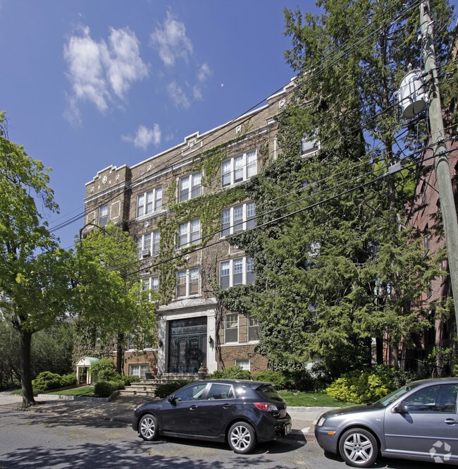 Building Photo - 31 Trinity Pl