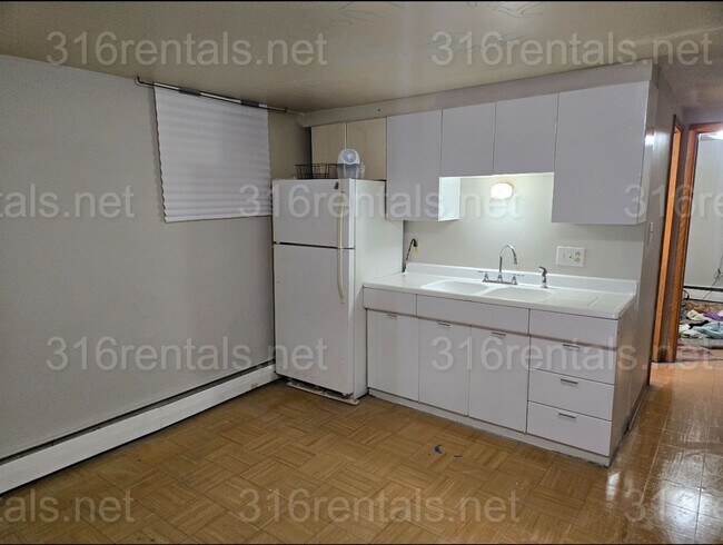 Primary Photo - $525 - 1 bed 1 bath - Multi-Family