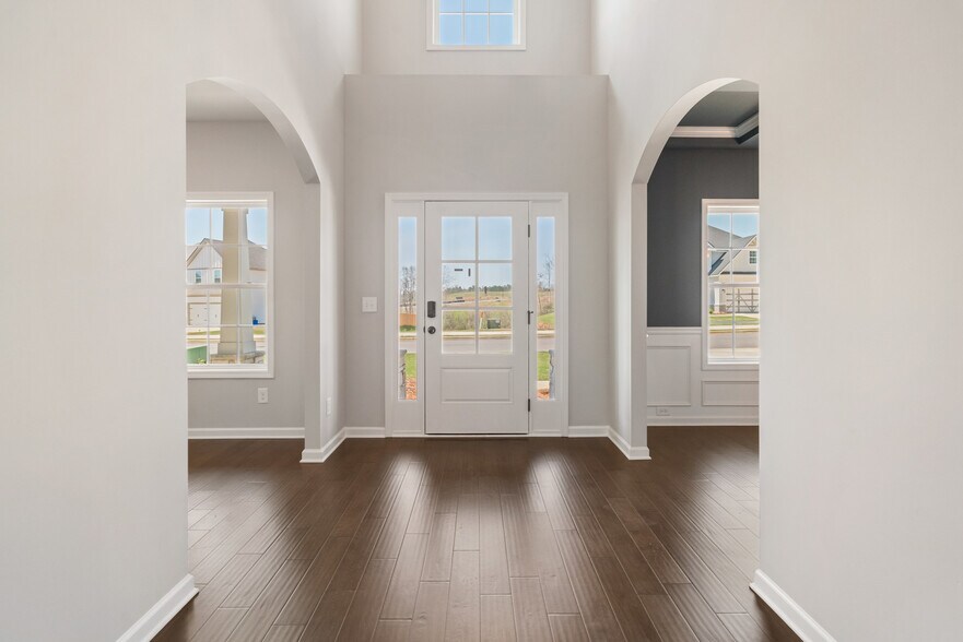 Entryway 2 - 3069 Wynn Way