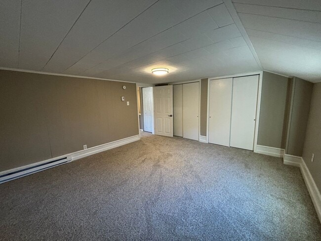 Building Photo - Newly remodeled 3+ bedroom