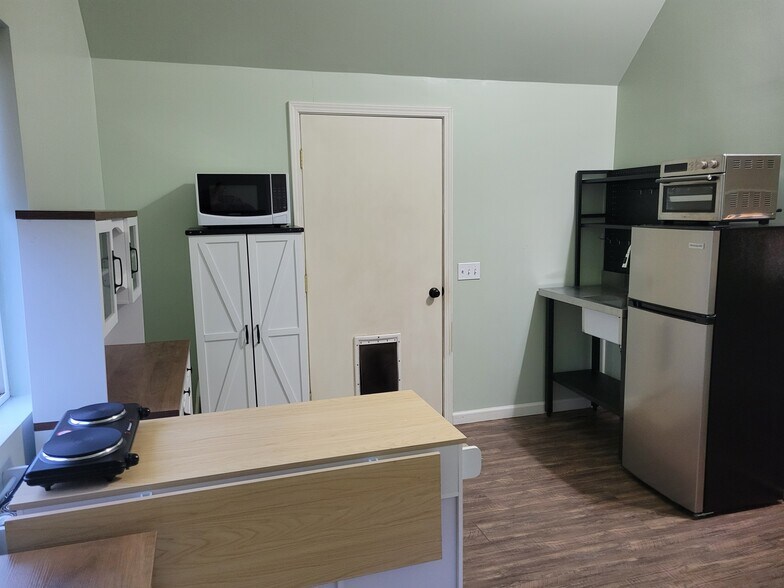 Building Photo - 26801 Columbia Way