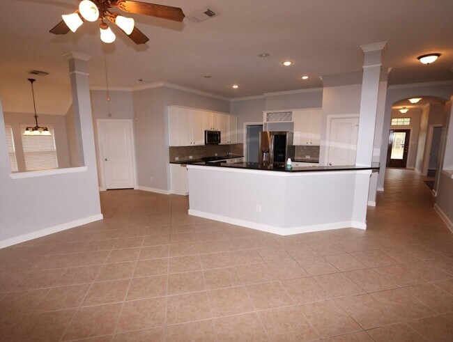 Building Photo - 28238 Daystrom Ln