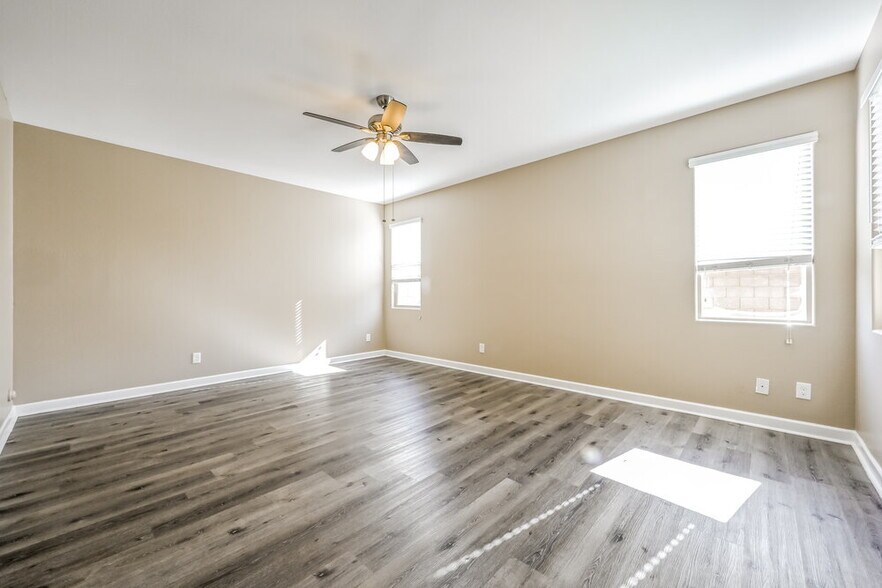 Building Photo - 17157 W Lisbon Ln