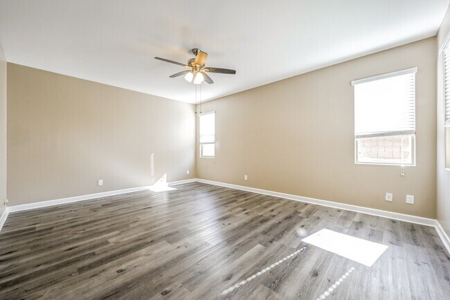 Building Photo - 17157 W Lisbon Ln