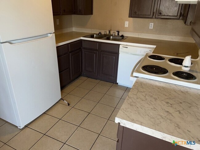 Building Photo - 1805 Galaxy Dr