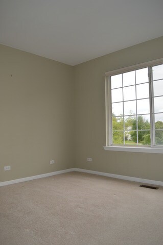 Building Photo - 696 S Rosehall Ln