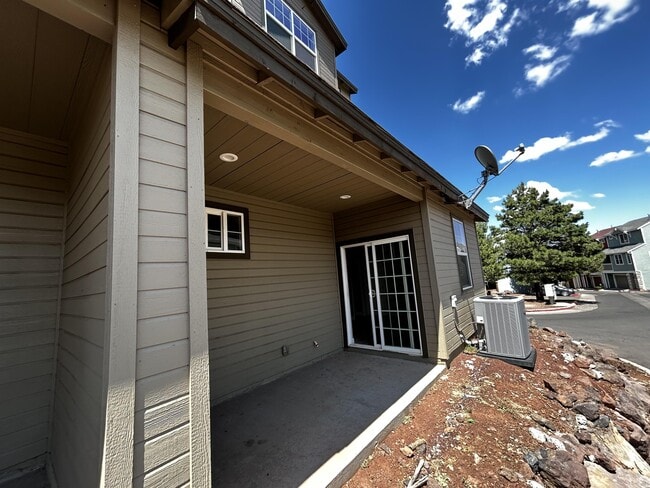 Building Photo - 2465 W Cripple Creek Dr