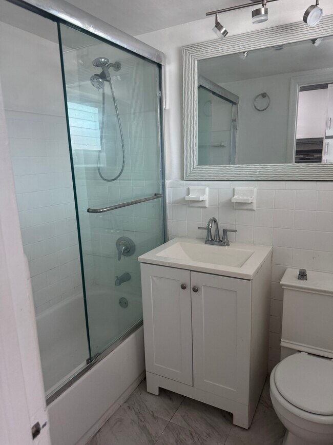 Building Photo - 6490 Collins Ave