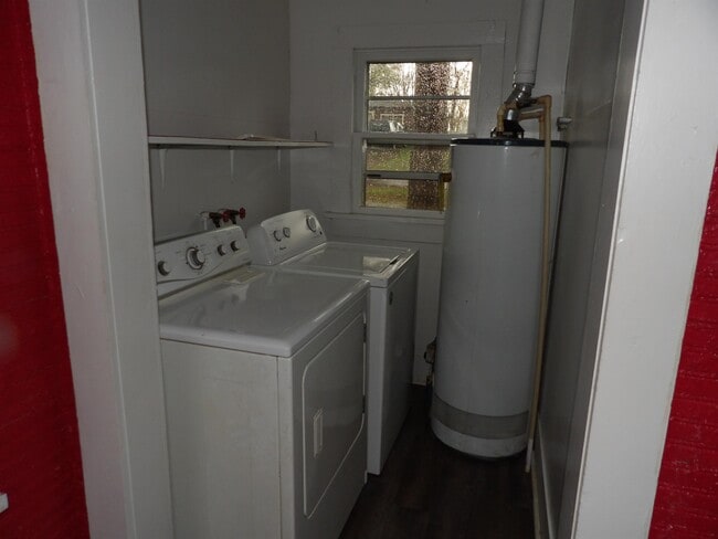 Building Photo - 505 Ave 2 NE