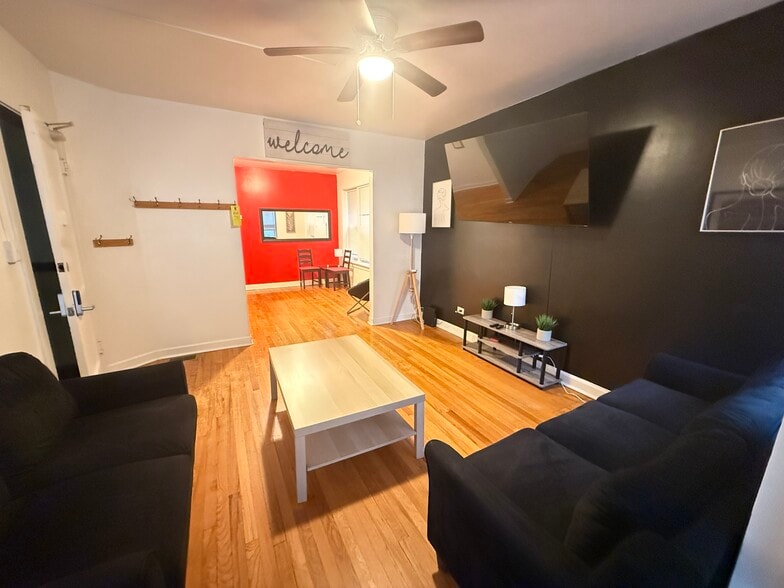 Building Photo - 829 Mulford Street