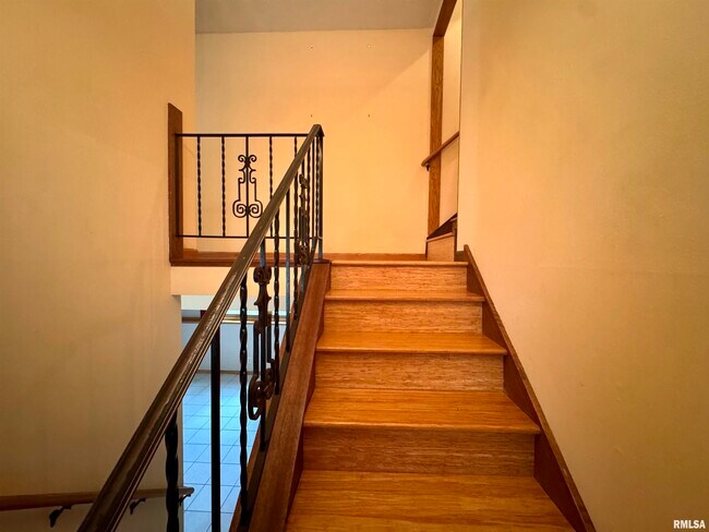 Building Photo - 4204 Warren St