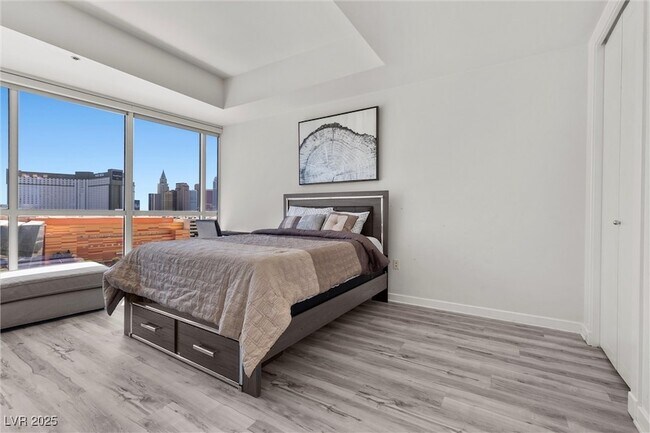 Building Photo - 4575 Dean Martin Dr