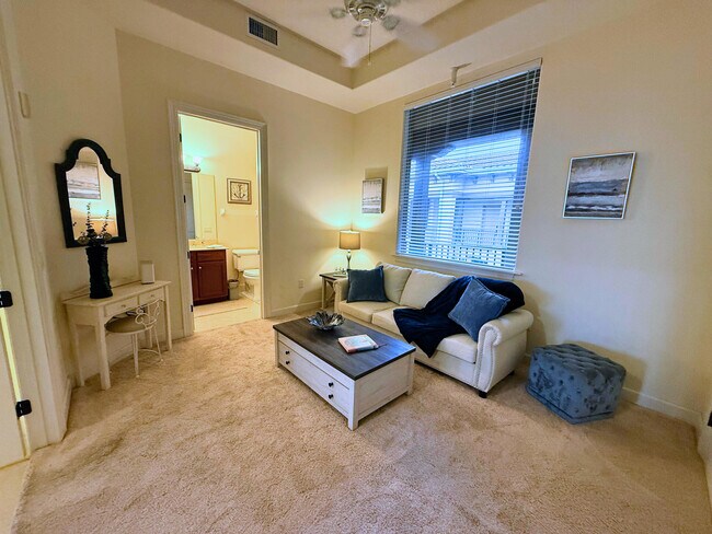 Building Photo - 20 Orange Ave