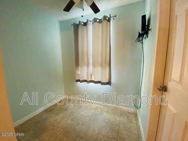 Building Photo - 4819 Hispaniola St