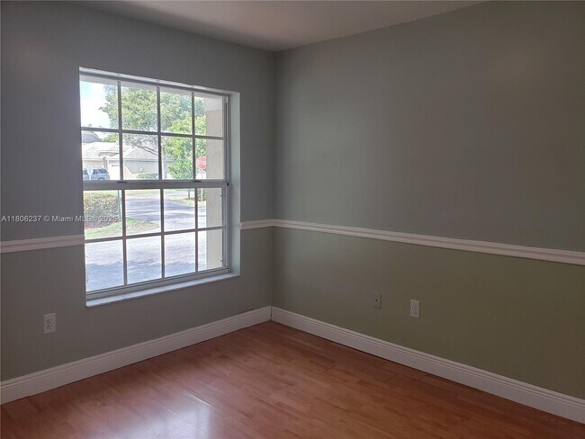 Building Photo - 14617 SW 123rd Ave
