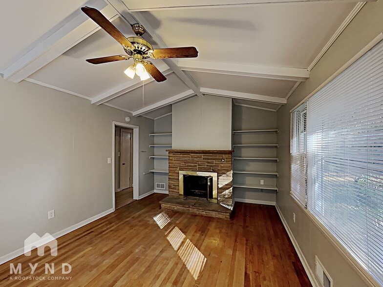 Building Photo - 1081 McCalla St NE