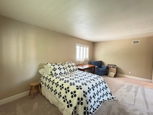 Building Photo - 8454 Sedorus St