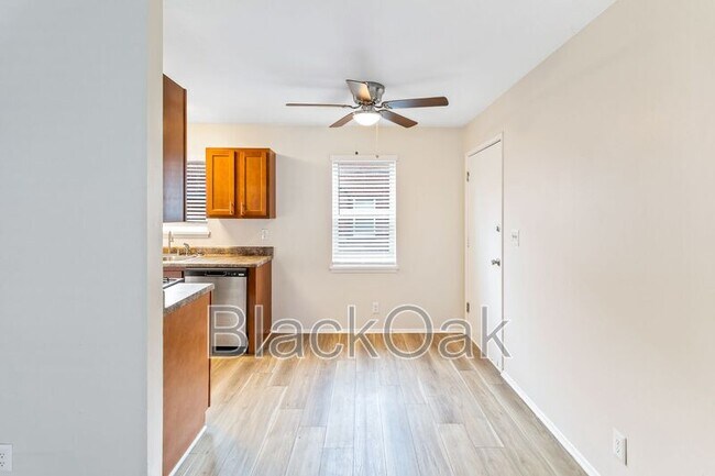 Building Photo - 1007 St Paul Ct
