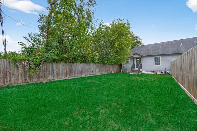 Building Photo - 2509 Moreau St