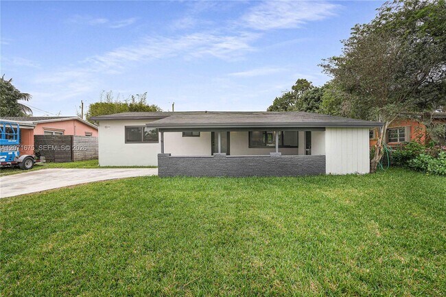 Building Photo - 2230 N 62nd Ave