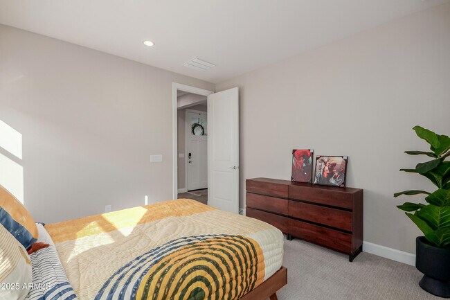 Building Photo - 11353 N Luckenbach St