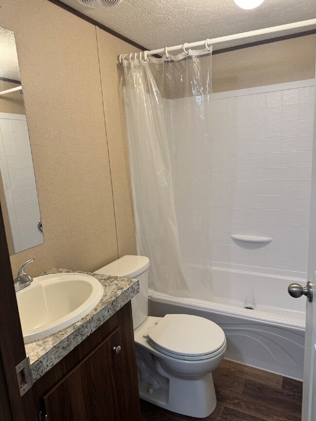 Building Photo - 2 bed 2 bath in Fair Play