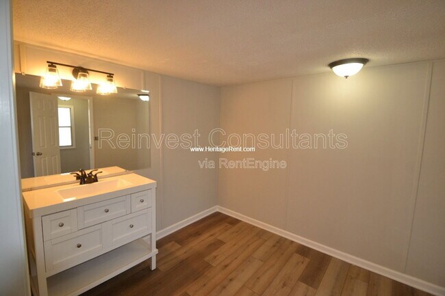 Building Photo - 11049 Stephens Rd