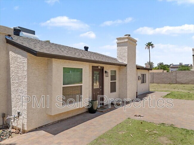 Building Photo - 1510 E Taro Ln