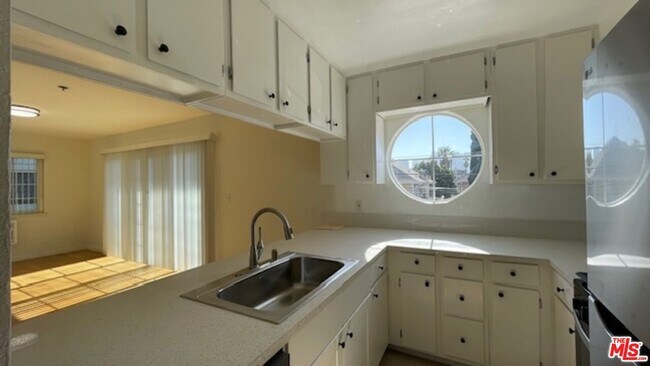 Building Photo - 1212 Arapahoe St