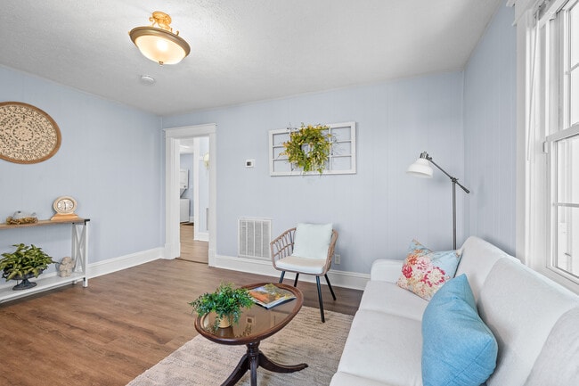 Building Photo - 403 Polk St