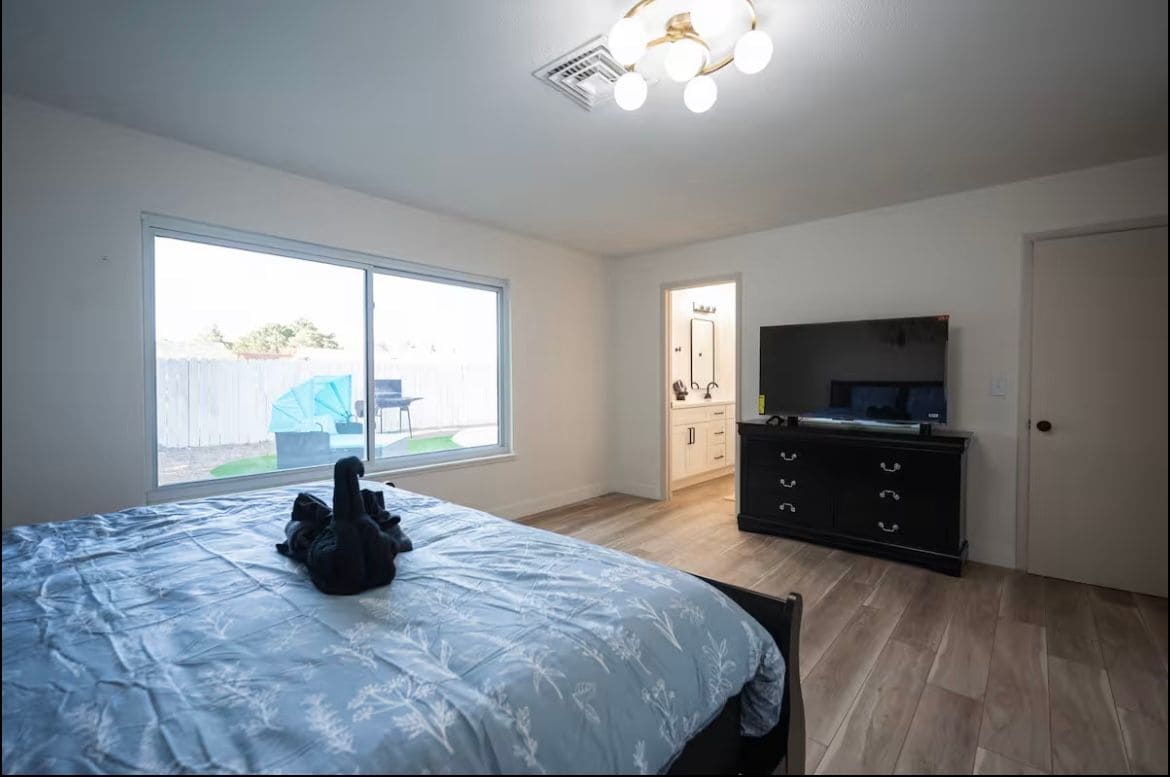 Building Photo - 6160 W Katella Ave