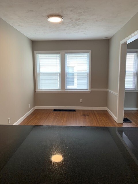 Building Photo - 637 W 44th St