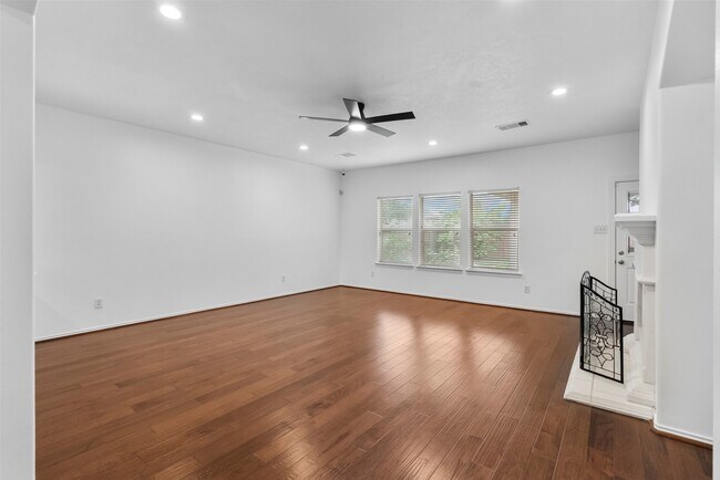 Building Photo - 2610 Cypress Springs Dr