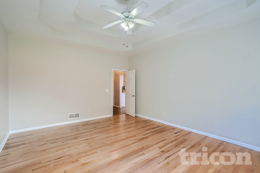 Building Photo - 326 Henderson Lake Dr SW