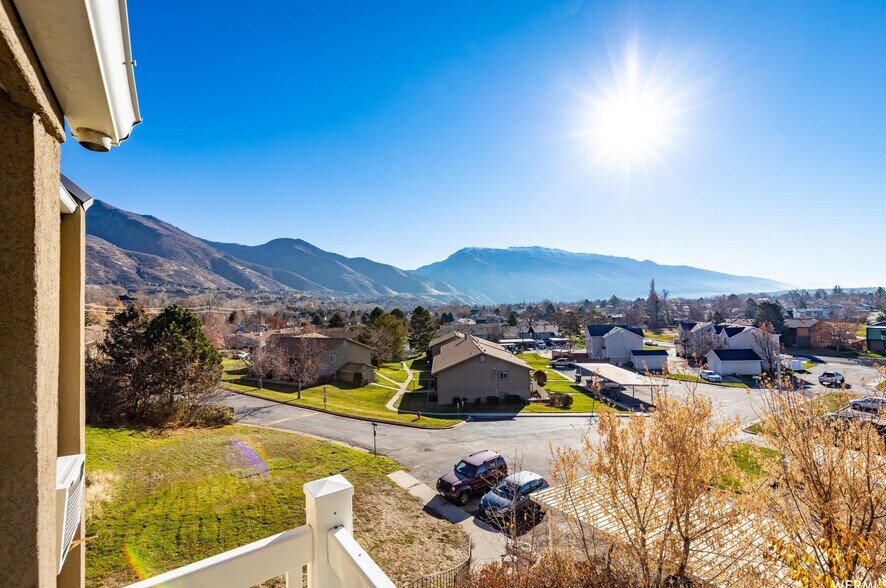 Building Photo - 5614 Meadow Ln