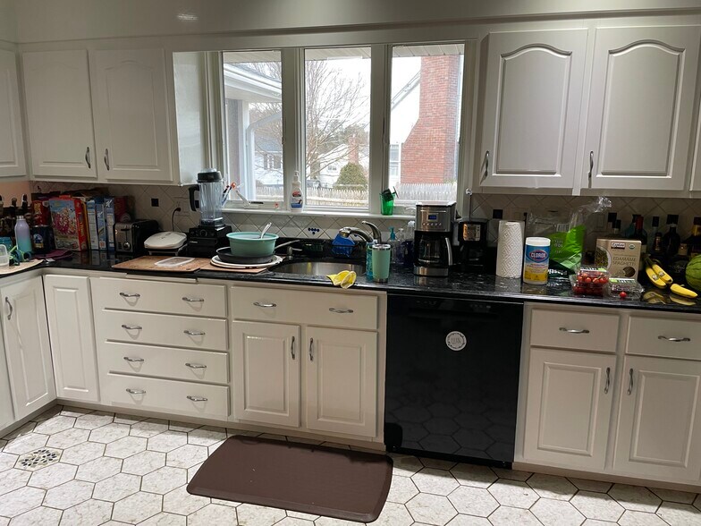 Primary Photo - 20 Mossdale Rd