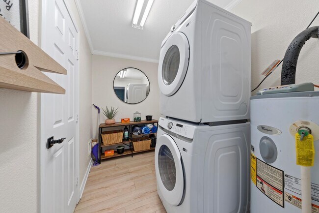 Building Photo - Updated Baylor Bubble Home