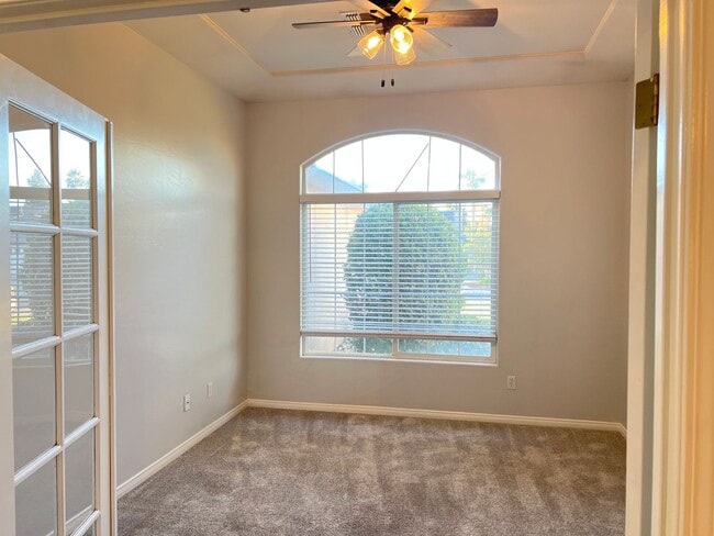 Building Photo - NORTHWEST BAKERSFIELD