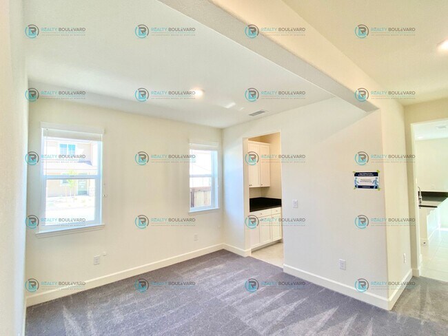 Building Photo - 4 Bedroom 3 Bath Home On Corner Lot Home Near Sparks Galleria